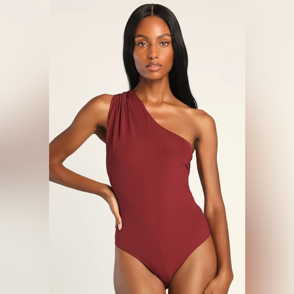 NWT Lulus Confidence and Charm Wine Red Ribbed Knot One Shoulder Bodysuit - Picture 2 of 5